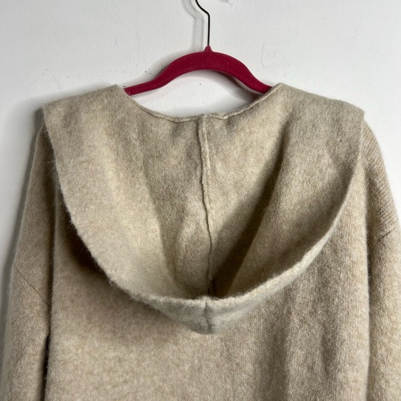 +Beryll Cashmere Cardigan with Hood Vivian in Cream - Picture 12 of 16